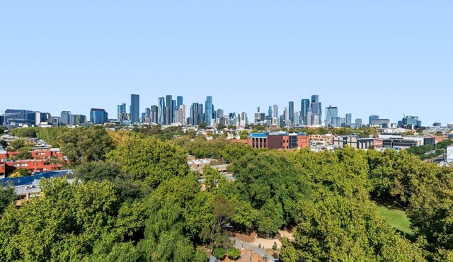 City Views & Inner-North Cool at Your Door