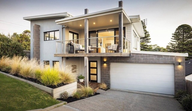 City Views on Williams. Luxurious Townhouse with free Wifi & Netflix