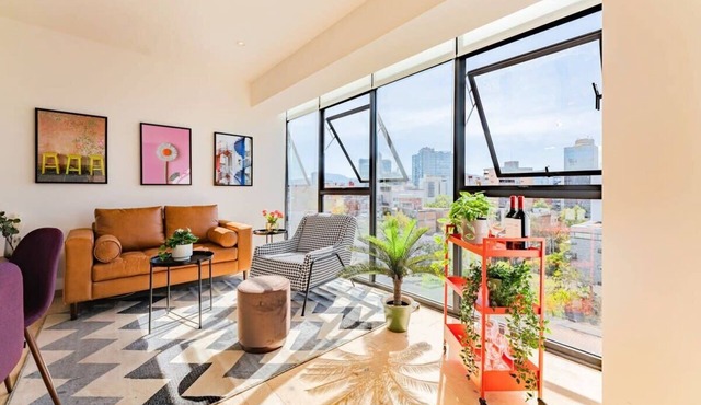 City Views, Private Terrace in Trendy Roma