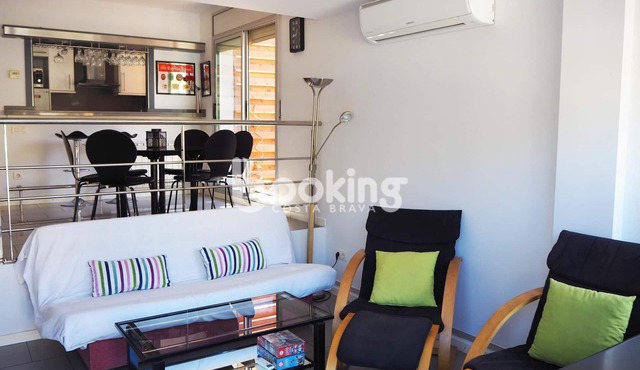 CITYCENTER APARTMENT WITH 3 BEDROOMS AND 2 TERRACES, AT 3 MINUTES FROM THE BEACH