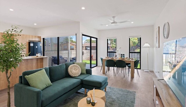 CityOasis BrandNew 4BR w/Parking & Steps to Shops