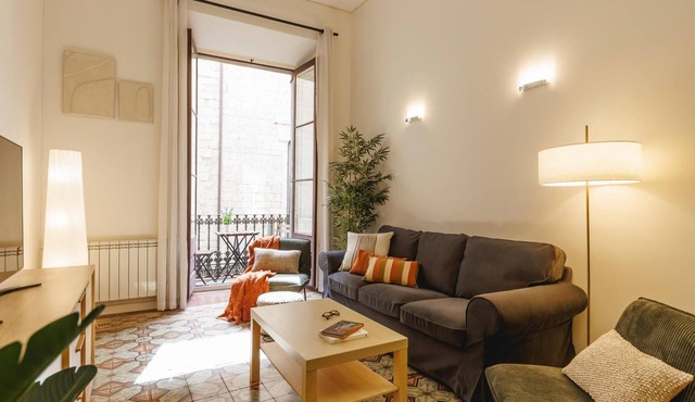 Ciutadans - Holiday Apartment Rental Girona | Bravissimo