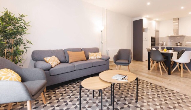 Ciutadans Penthouse - Holiday Apartment in Girona | Bravissimo