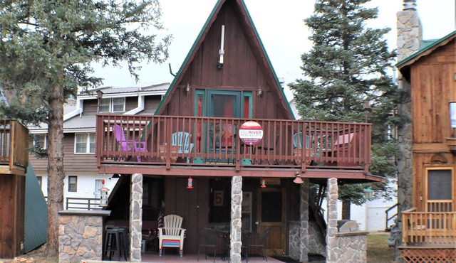 CJ A-Frame 5 - Pet Friendly - In Town - Ski In/Ski Out - Free WiFi - Cable - Gas