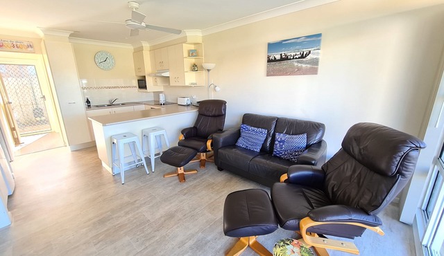 CJ's Seaside Getaway - UNIT 3