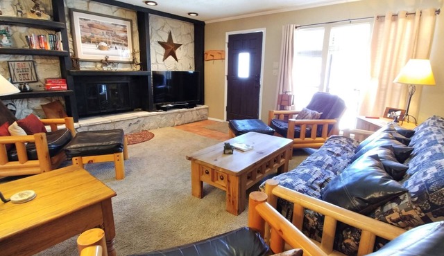 CJ Townhouse 22 - Near Fishing Ponds