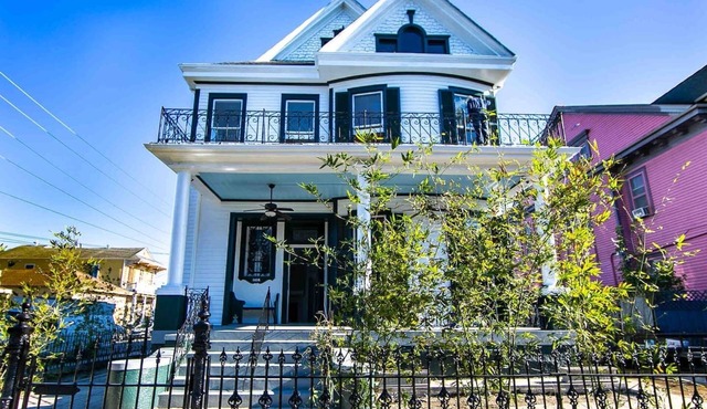 Claiborne Historic Guest House-economy rear unit