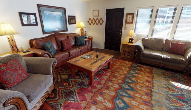 Claim Jumper #8 Townhouse with High Speed Wifi