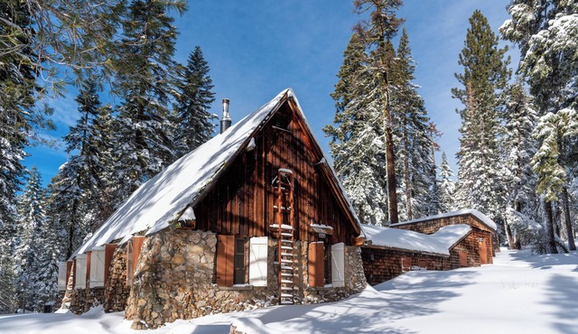 Clair Tappaan Lodge