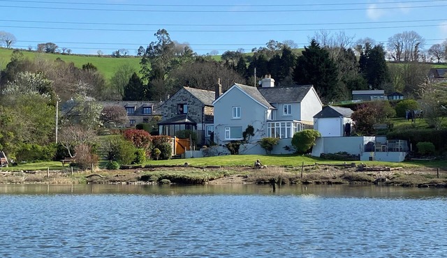 CLAMOAK COTTAGE, pet friendly, luxury holiday cottage in Bere Alston