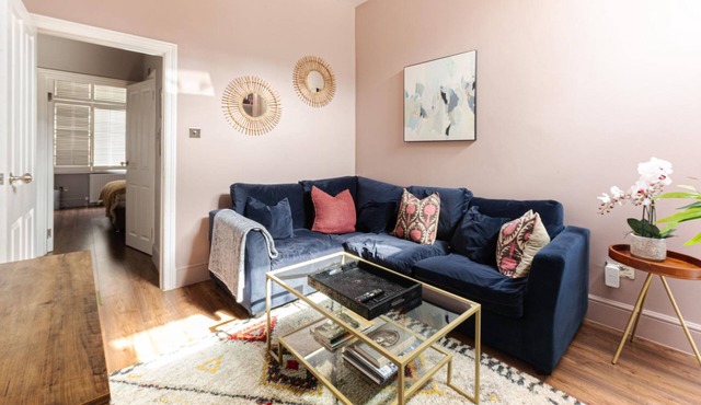 Clapham Calm – 2 Bedroom Flat with Garden