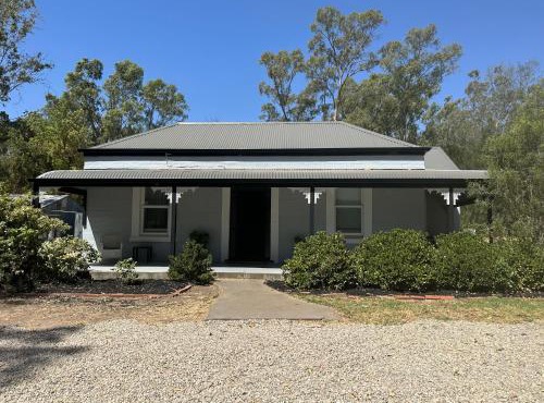 Clare Cottage on Wendouree