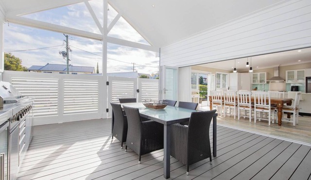 Claremont Timeless Foreshore Retreat by the Wharf