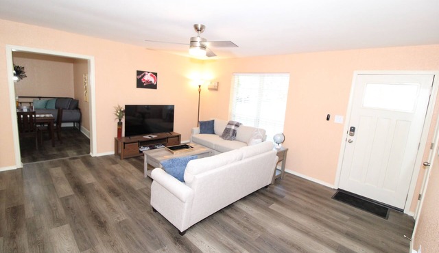 Claremore Whole House - Just Fully Remodeled - Dogs Allowed - No Checkout Chores