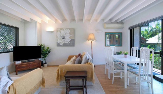 Clarence Corner Contemporary meets Cottage Style