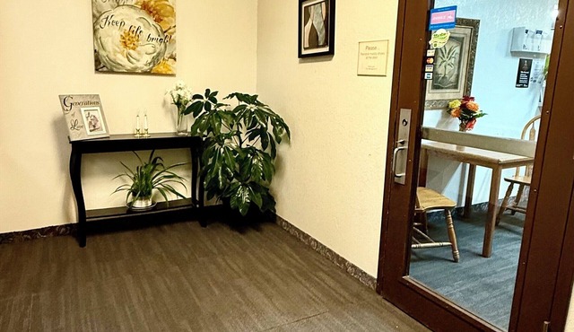 Clarion Hometown Inn