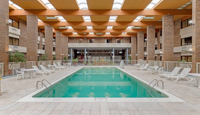 Clarion Hotel & Conference Center Lansing West