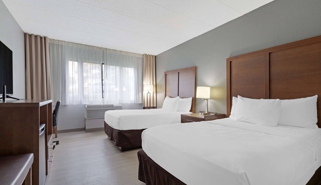 Clarion Hotel & Suites BWI Airport North