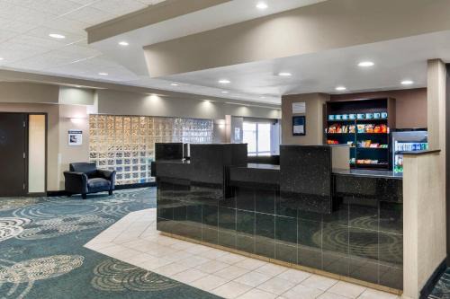 Clarion Hotel & Suites