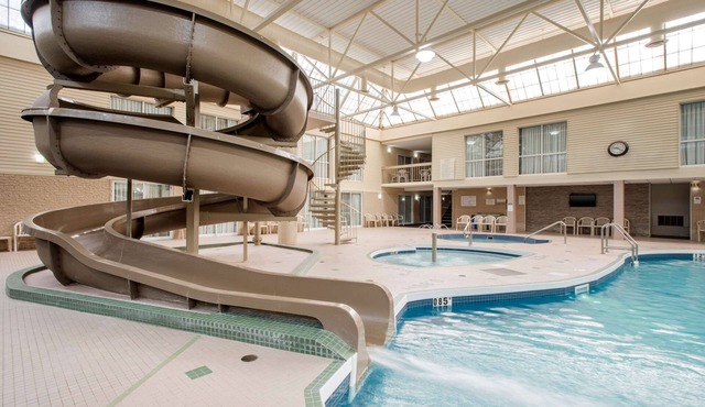 Clarion Hotel & Suites