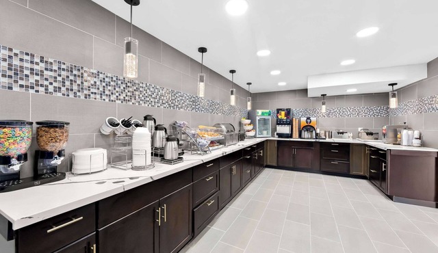 Clarion Inn & Suites near the Leconte Center Pigeon Forge