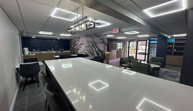 Clarion Pointe Decatur Downtown