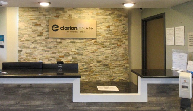 Clarion Pointe Evansville North