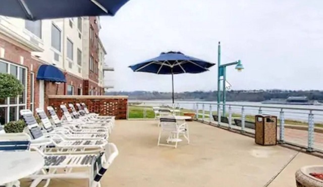Clarion Suites Vidalia Riverfront