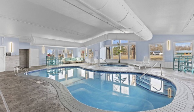 Clark Lake One-Bedroom Suite | Gull Lake Chain
