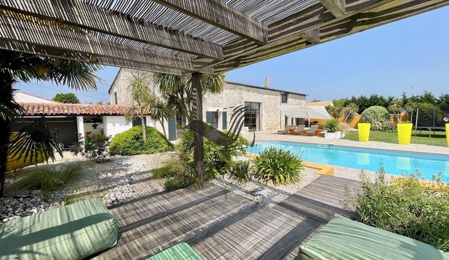 Clarke House - Spacious with private pool