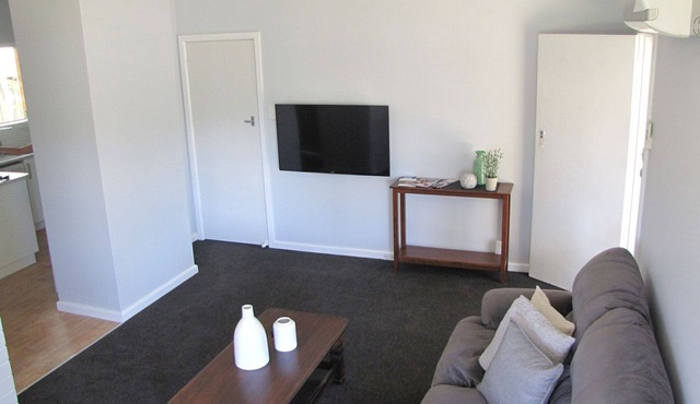 Clarke Street - Nice reno