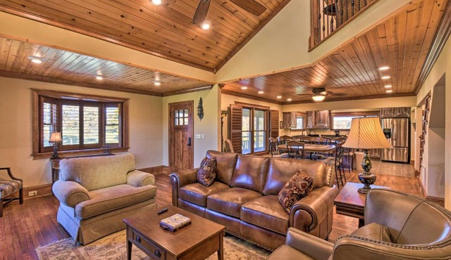 Clarkesville Ranch Cabin with Screened-In Porch!