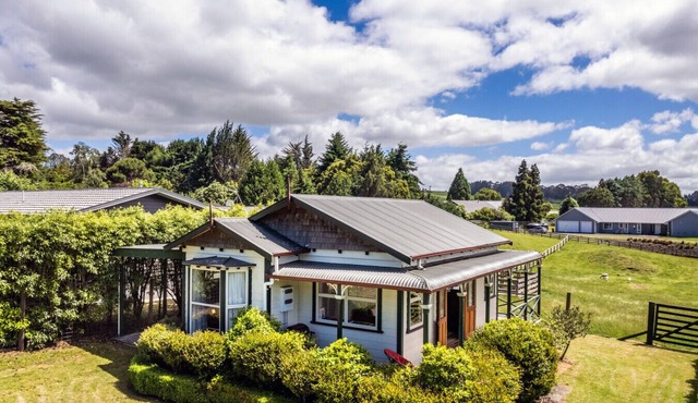 Clarks Country Cottage – A Peaceful Rural Retreat