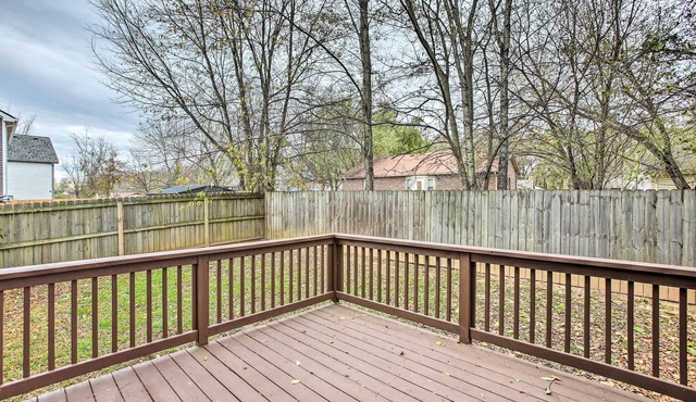 Clarksville Getaway Near Golfing & Breweries!