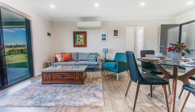 Clarrie's Green Farm Stay - Caldwell Cottage