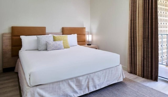 Classic 1-Bedroom Suite | Kaimana Beach Hotel | Steps to the Beach