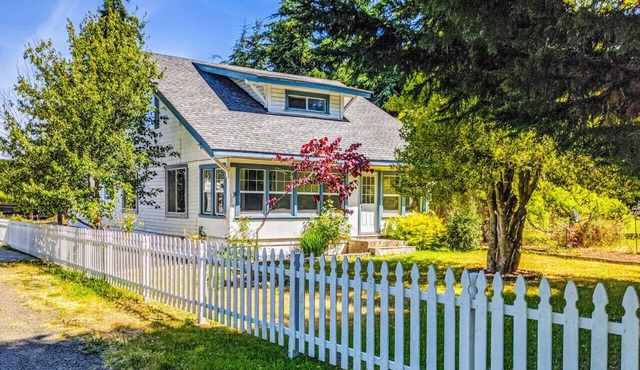 Classic 1914 Sequim Farmhouse Offers Charm, Relaxation, & Fun For The Whole Family!