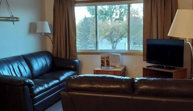 Classic 2 Bedroom Condo 1 Bathroom