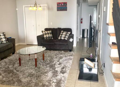 Classic 2-Bedroom Condo w/Free Parking