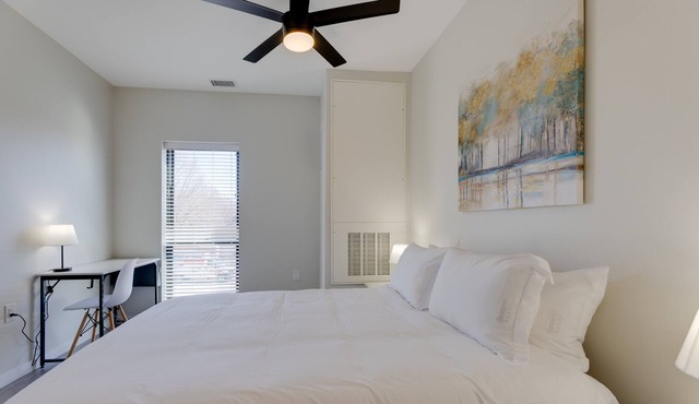 Classic 2BD units near Downtown | Free Parking237