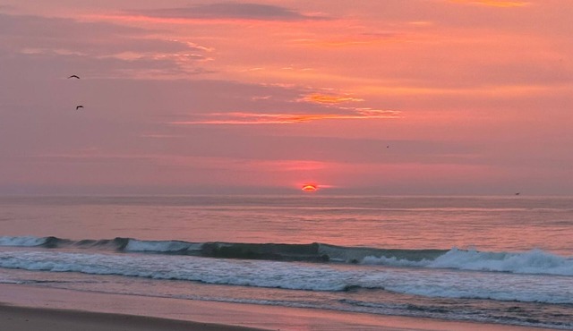 Classic 3-bedroom cottage in beautiful Manasquan. Just two blocks to the beach!