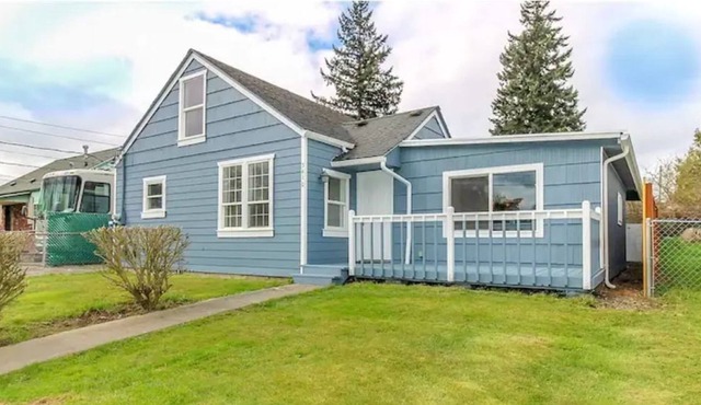 Classic 4 bedroom near the heart of Tacoma’s iconic city center.
