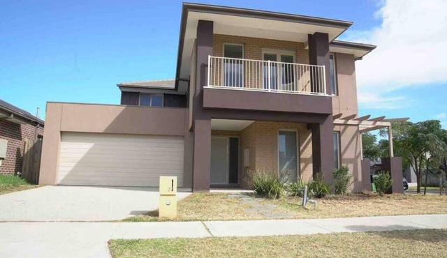 Classic 6BRM House in Williams Landing Diadem Melbourne