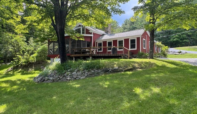 Classic Adirondack Lakefront Cottage w/70' dock & 210 Private Acres for Hiking