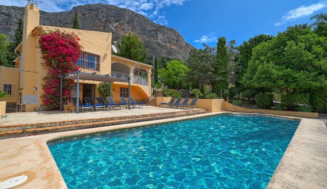 Classic and cheerful house with private pool in Javea, Costa Blanca, Spain for 10 persons
