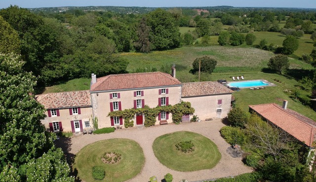 Classic and luxurious French manor house set in large grounds with swimming pool