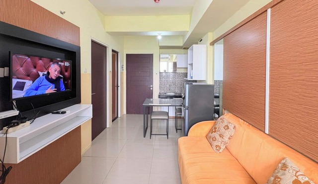 Classic And Warm 2Br At Apartment Malioboro City