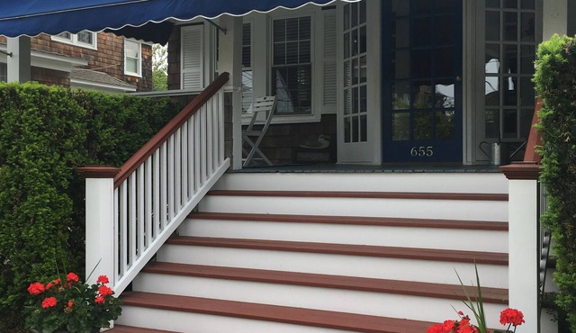 CLASSIC BAYHEADER! 5 min walk to Beach. 4 Bedrms. Sleeps 8.