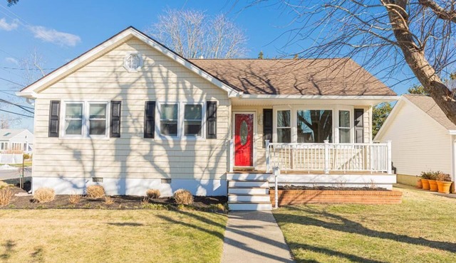 Classic Beach Cottage