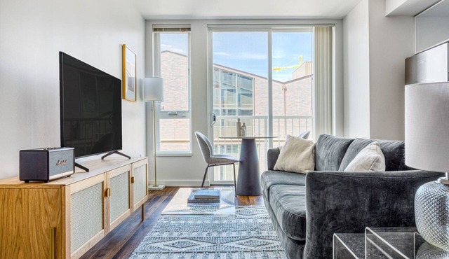 Classic Bellevue Studio w/Gym, W/D, near Spring District, by Blueground